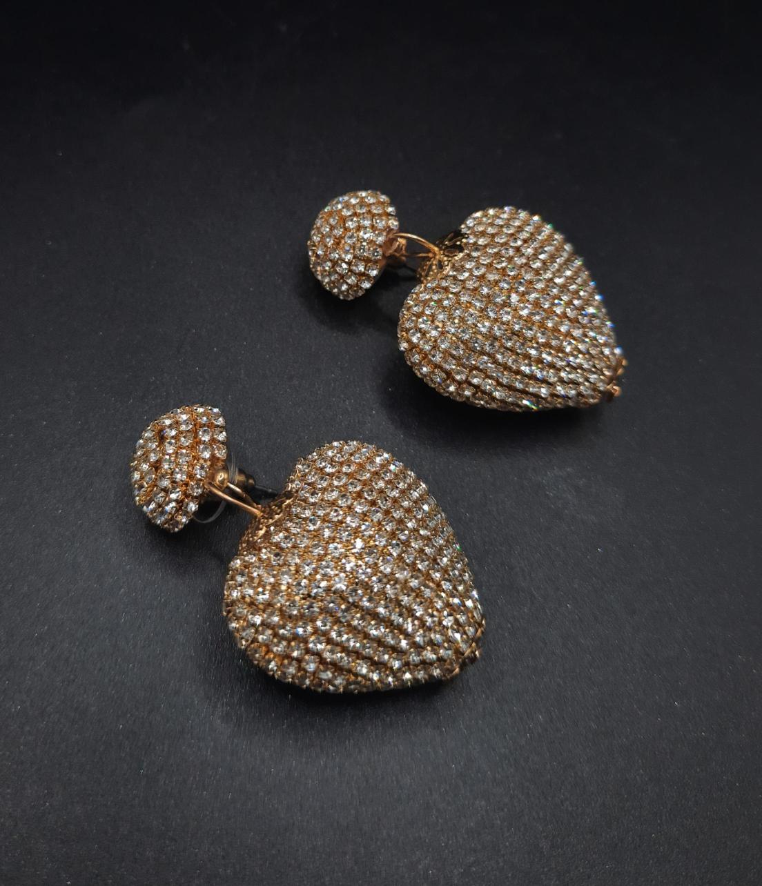 Gold kalp küpe,gold tasarım küpe,gold abiye küpe,gold taşlı küpe
