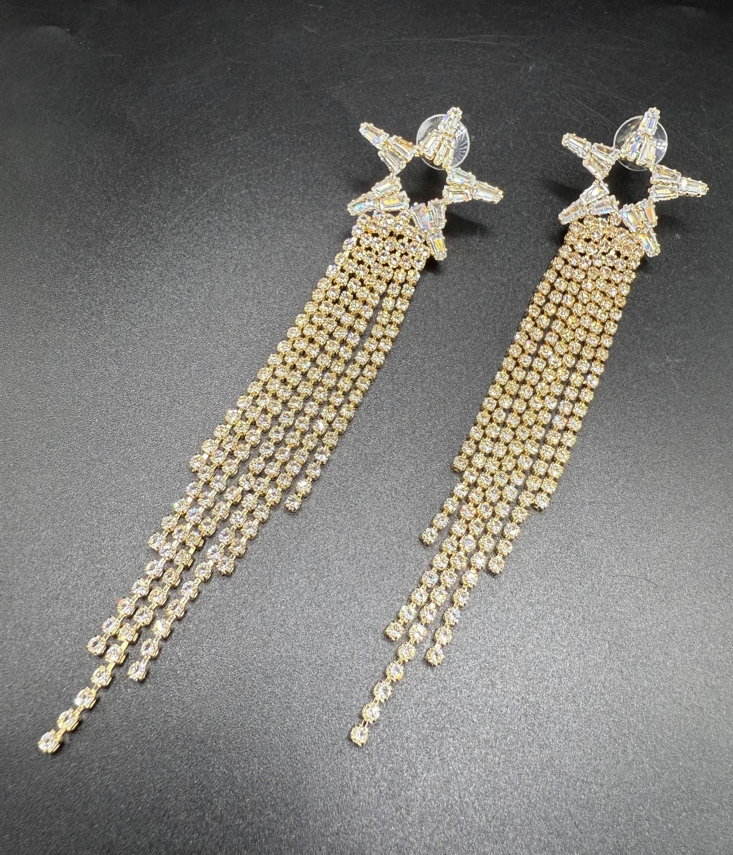 Yıldızı küpe,gold yıldız küpe,taşlı abiye küpe