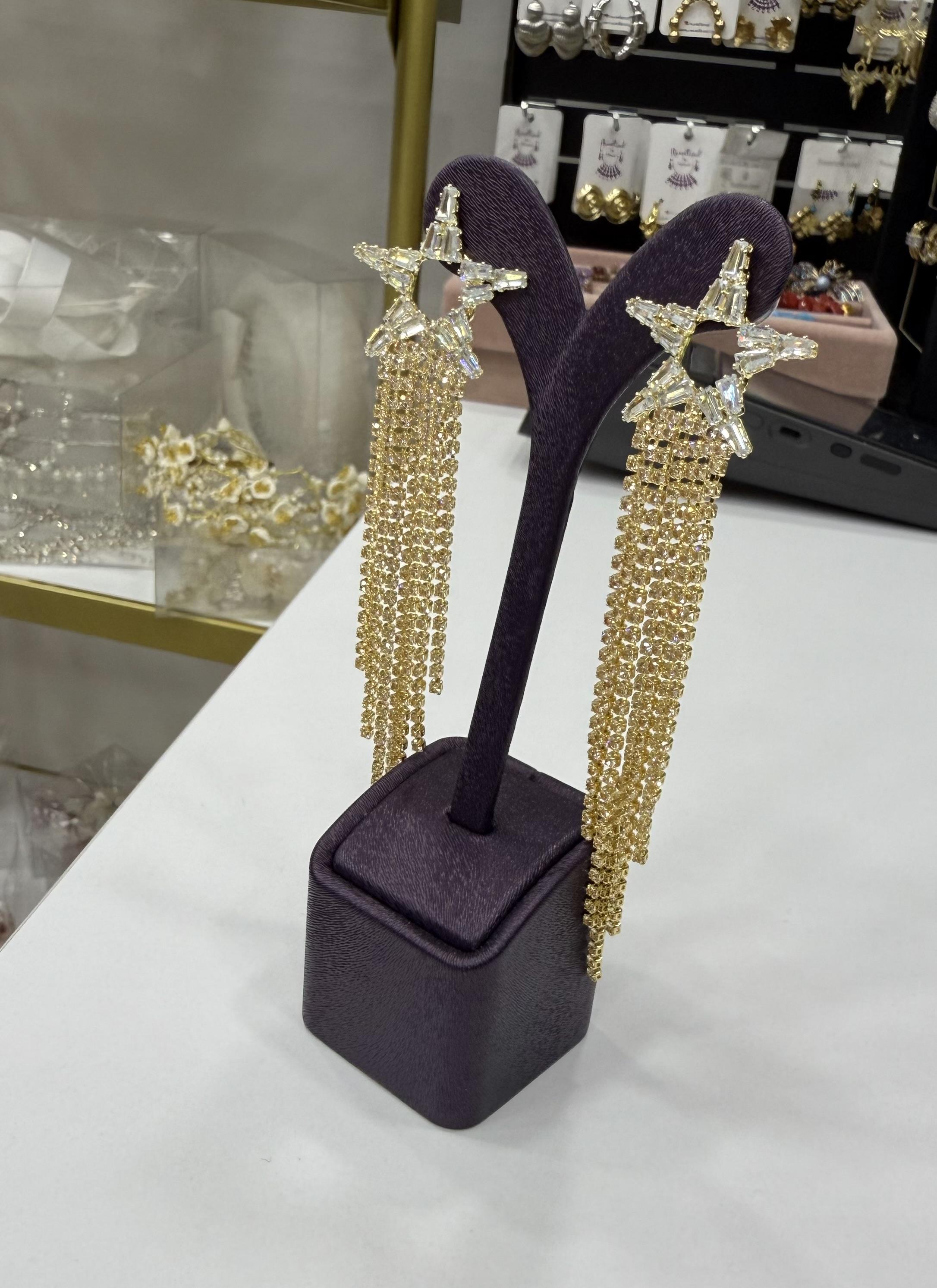 Yıldızı küpe,gold yıldız küpe,taşlı abiye küpe