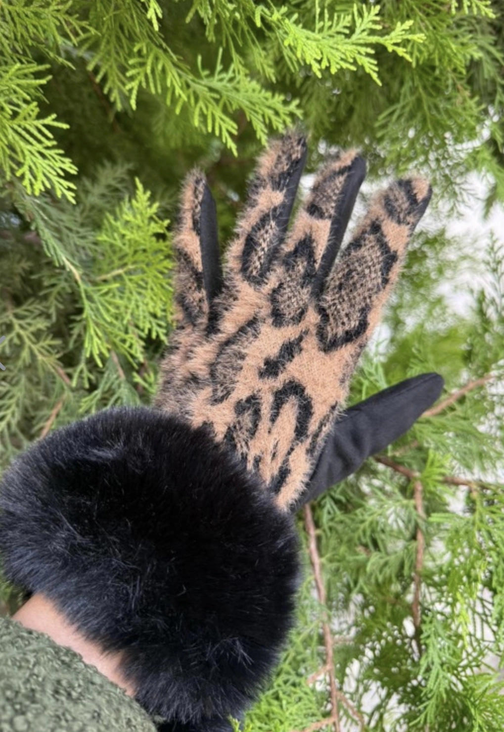 Leopar bileği kürklü eldiven