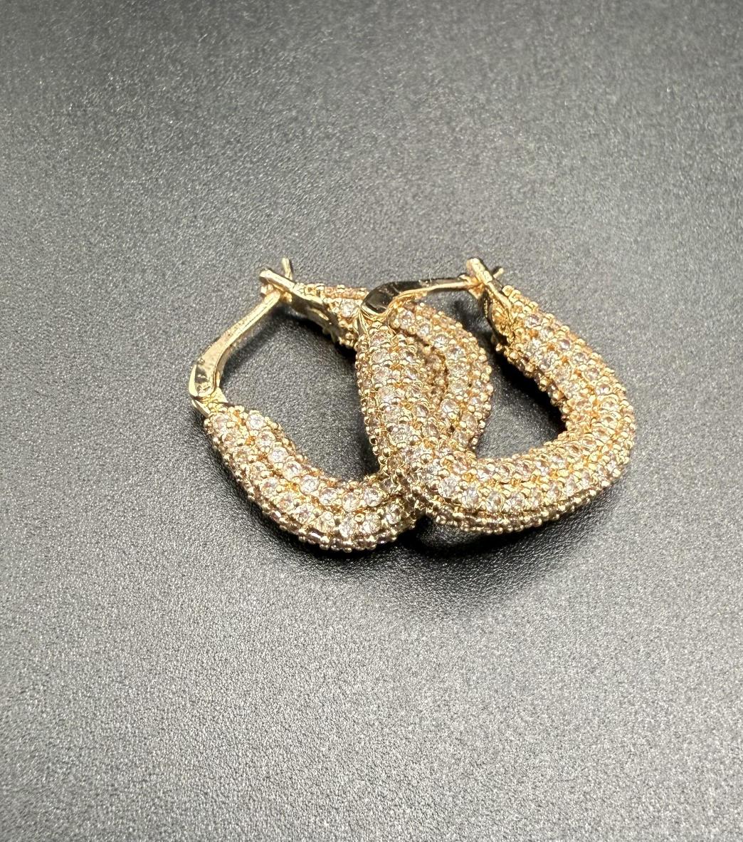 zirkon taşlı gold küpe
