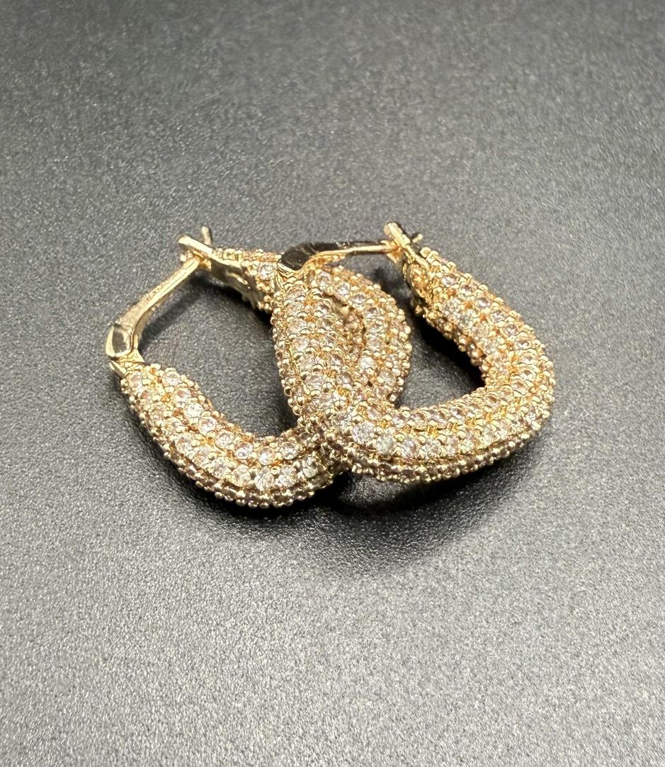 zirkon taşlı gold küpe