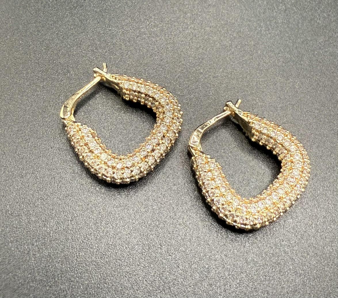 zirkon taşlı gold küpe