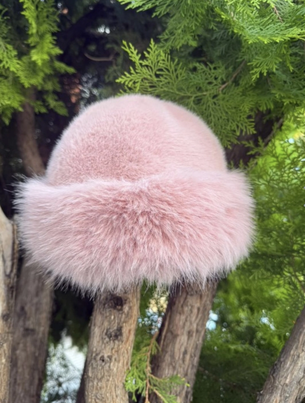 Pembe kalpak şapka