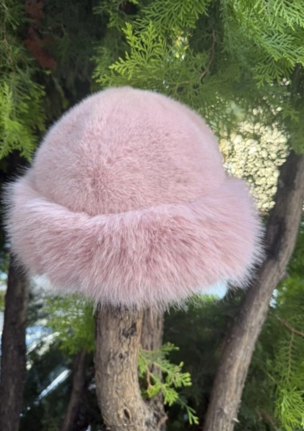 Pembe kalpak şapka