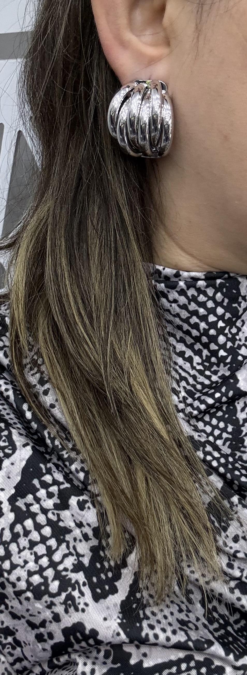 Gümüş model küpe