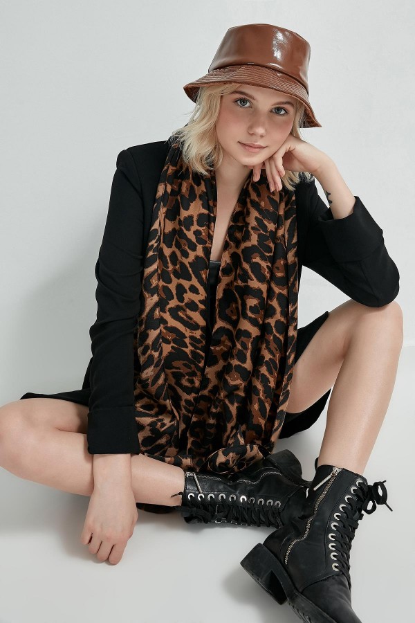 Leopar desenli siyah kahve şal