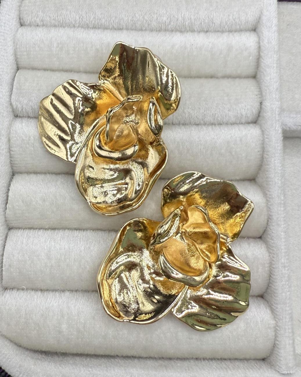 Gold çiçek küpe