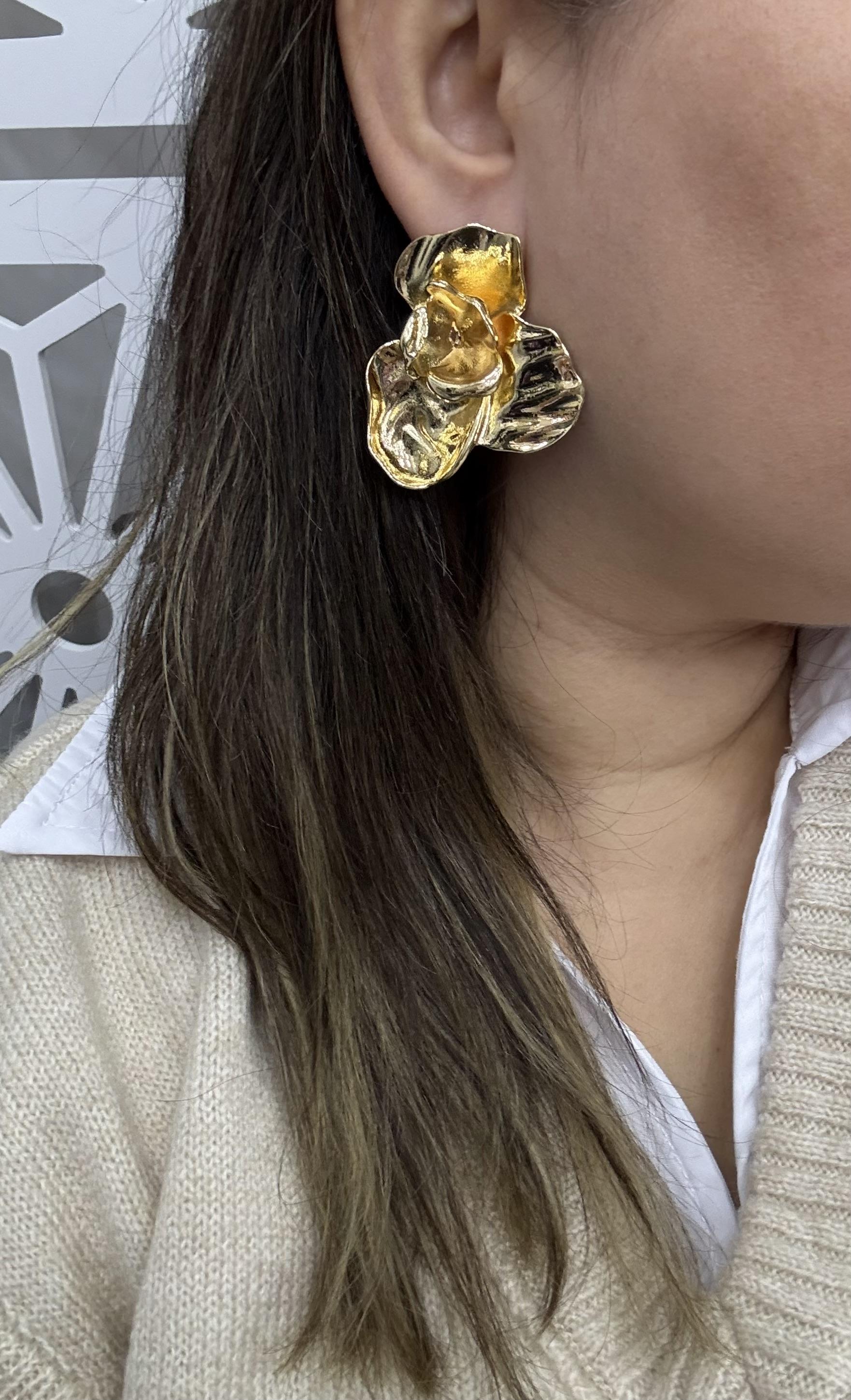 Gold çiçek küpe